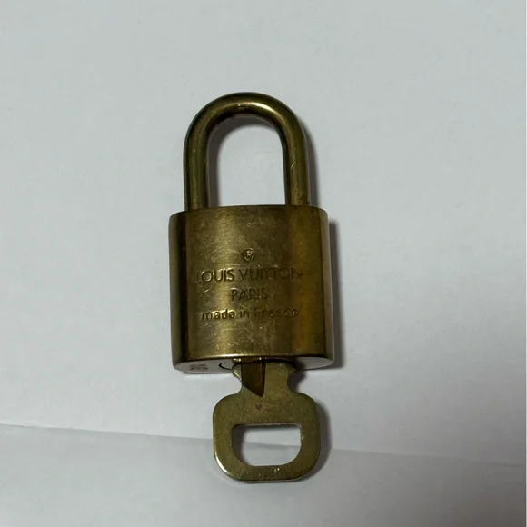 Louis Vuitton Lock & Key #314 Brass Gold Set - Picture 5 of 9